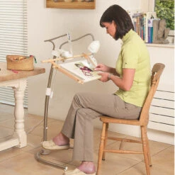 Daylight Stitchsmart The LED Lamp & Magnifier